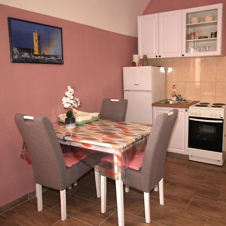 Studio Apartman Maro Сен Екстериор снимка